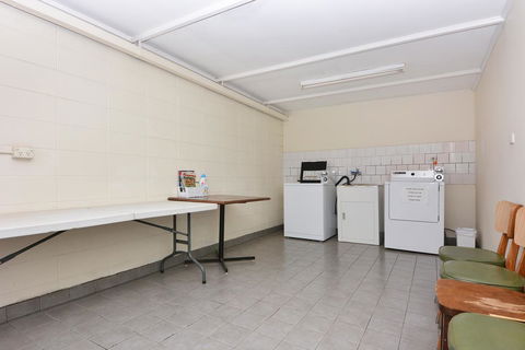 Motel Poinsettia - VIC Tourism 8