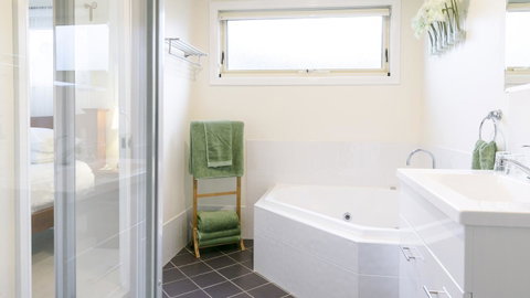 One Tree Bed And Breakfast - VIC Tourism 9