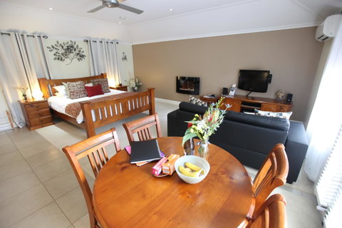One Tree Bed And Breakfast - VIC Tourism 16