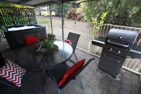 One Tree Bed And Breakfast - VIC Tourism 3
