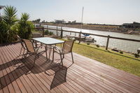 Waterfront on Jefferson at Wellington Marina SA