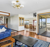 Rocks Retreat House with Sea Views - VIC Tourism