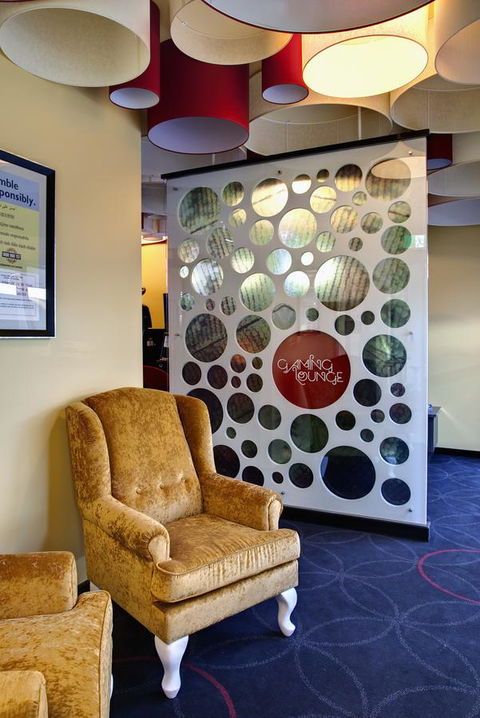 Walkers Arms Hotel - VIC Tourism 3