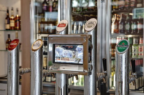 Walkers Arms Hotel - VIC Tourism 9