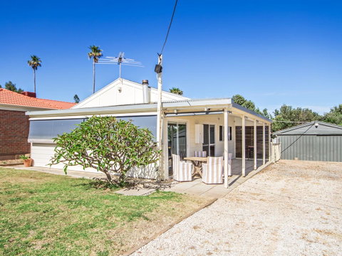Boat House - VIC Tourism 9