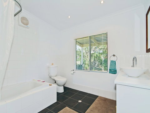 Boat House - VIC Tourism 8