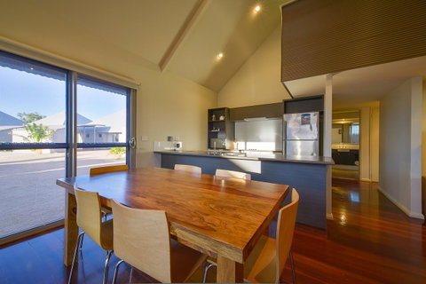 Exmouth Escape Resort - VIC Tourism 7