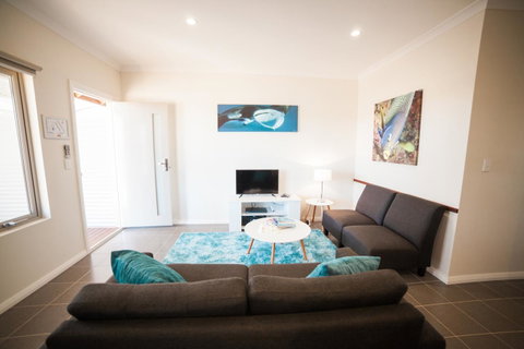 Exmouth Escape Resort - VIC Tourism 38