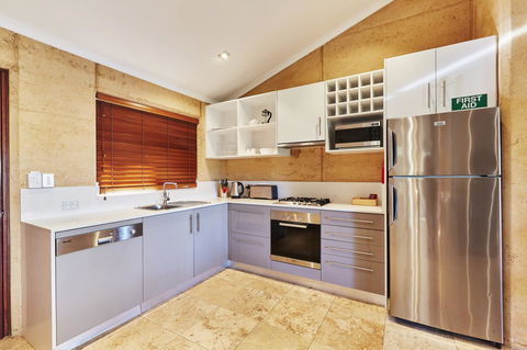 Eight Willows Retreat - VIC Tourism 2