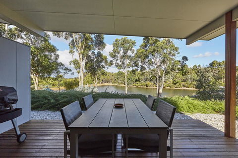 Eight Willows Retreat - VIC Tourism 4