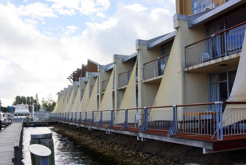 Oceanside 23 - VIC Tourism 22