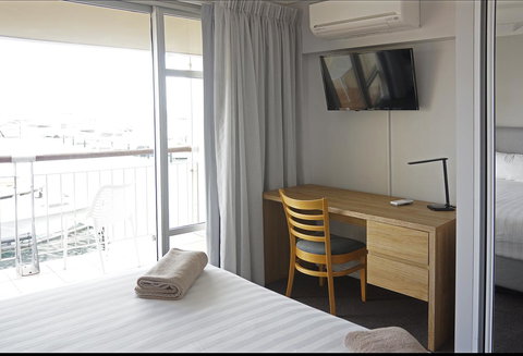 Oceanside 23 - VIC Tourism 10