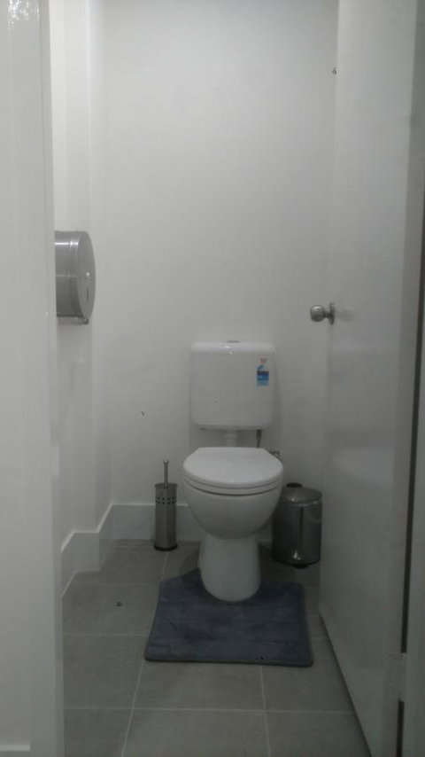 Perth City Backpackers Hostel - Note - Valid Passport Required To Check In - VIC Tourism 16