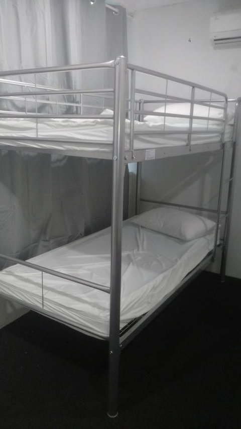 Perth City Backpackers Hostel - Note - Valid Passport Required To Check In - VIC Tourism 22