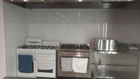 Perth City Backpackers Hostel - Note - Valid Passport Required To Check In - VIC Tourism 10