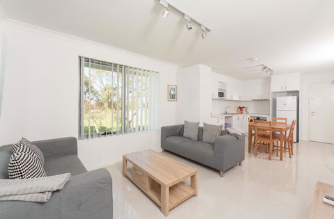 Yaran Suites - VIC Tourism 1