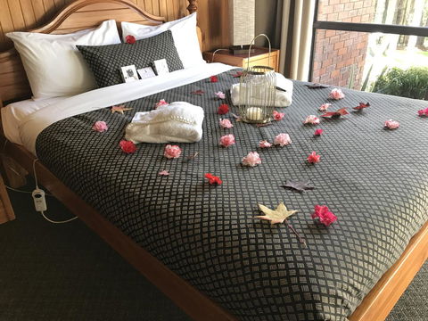 Forest Lodge Resort - VIC Tourism 3