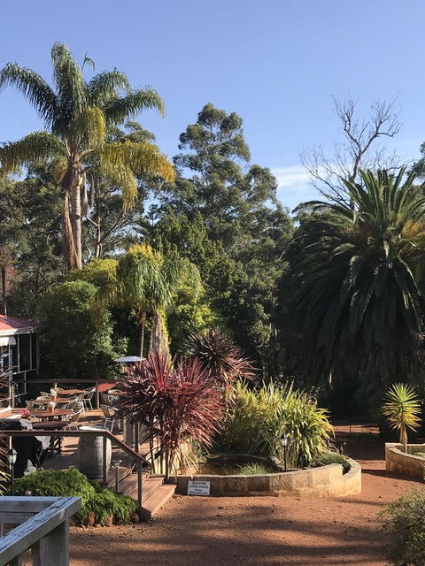 Forest Lodge Resort - VIC Tourism 8