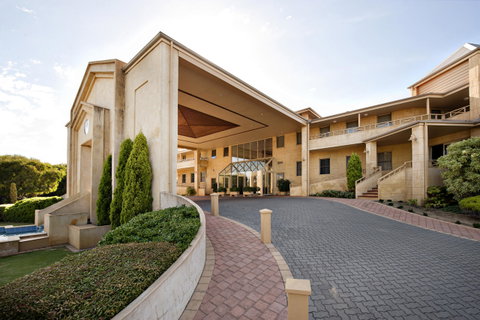 Abbey Beach Resort - VIC Tourism 6