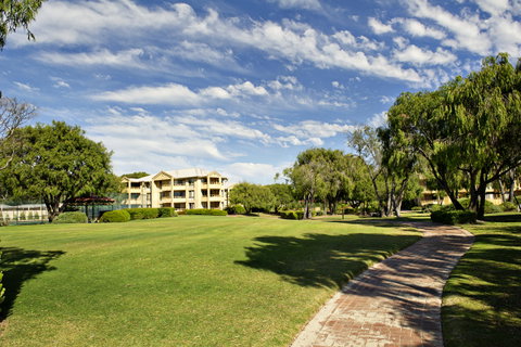 Abbey Beach Resort - VIC Tourism 37