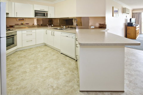 Abbey Beach Resort - VIC Tourism 26
