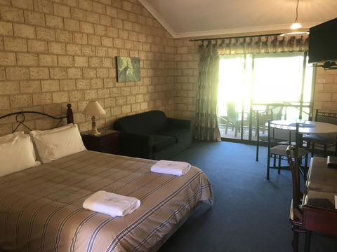 Karri Forest Motel - VIC Tourism 23