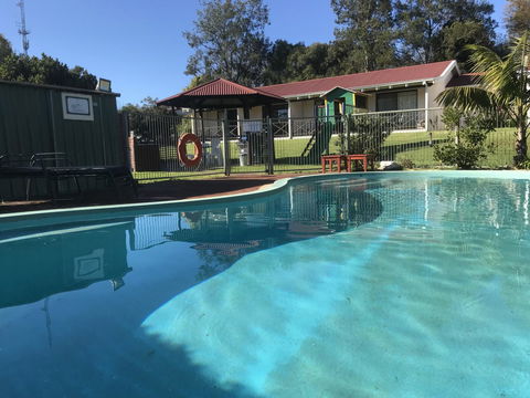 Karri Forest Motel - VIC Tourism 1