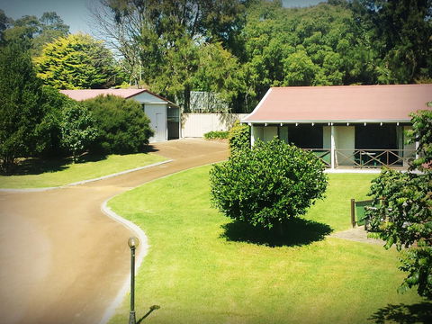 Karri Forest Motel - VIC Tourism 30