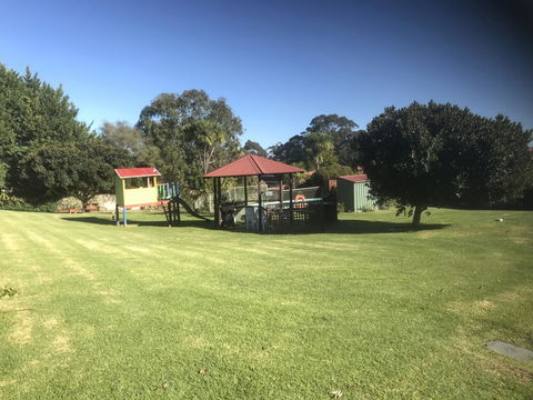 Karri Forest Motel - VIC Tourism 11
