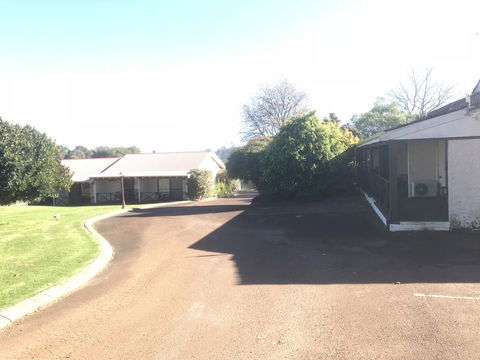 Karri Forest Motel - VIC Tourism 19