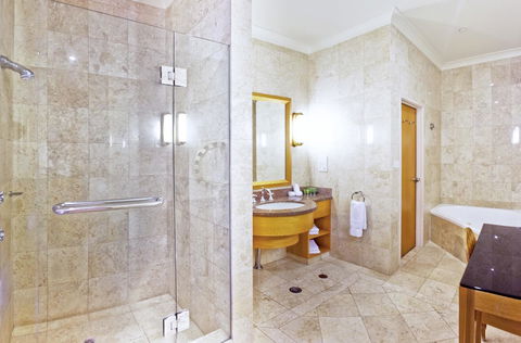 Duxton Hotel Perth - VIC Tourism 3