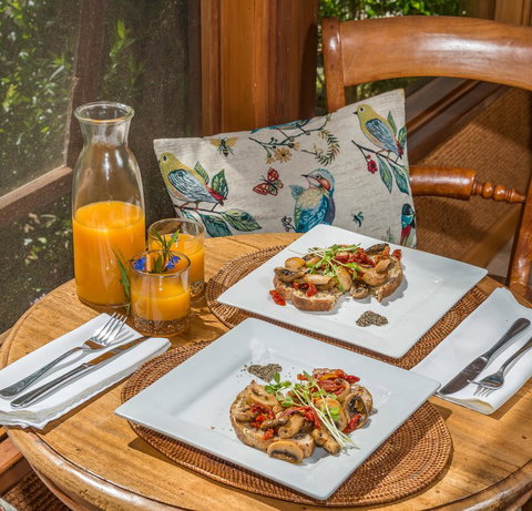 Chimes Spa Retreat - VIC Tourism 24