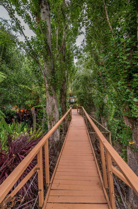 Chimes Spa Retreat - VIC Tourism 25