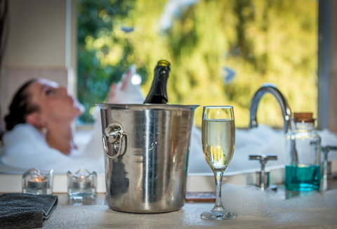 Chimes Spa Retreat - VIC Tourism 16