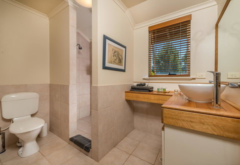 Chimes Spa Retreat - VIC Tourism 18