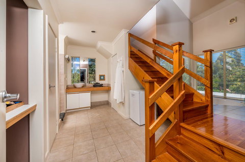 Chimes Spa Retreat - VIC Tourism 12