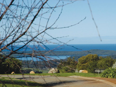 Chimes Spa Retreat - VIC Tourism 28