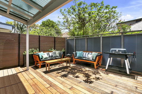 Soho Style In Manly - DARL9 - VIC Tourism 6