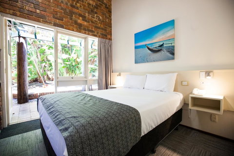 Leisure Inn Hotel Rockingham - VIC Tourism 1
