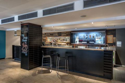Oaks Perth Hotel - VIC Tourism 24