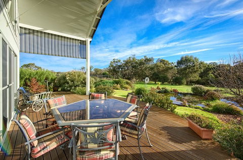 Glenelg On King Bed & Breakfast - VIC Tourism 6