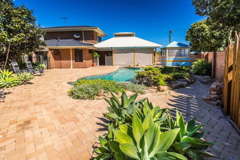 Yanchep Beach Retreat - VIC Tourism 25