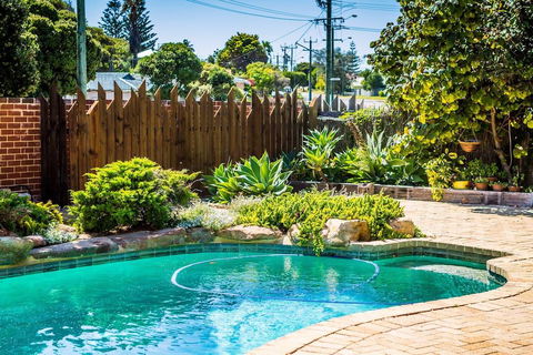 Yanchep Beach Retreat - VIC Tourism 20