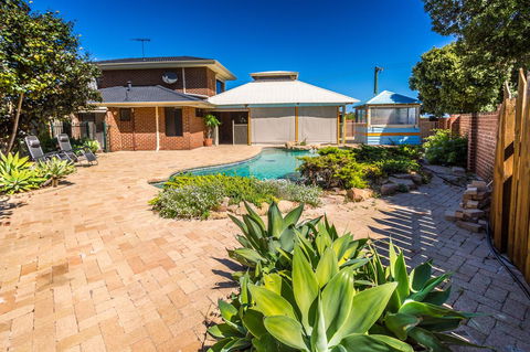 Yanchep Beach Retreat - VIC Tourism 13