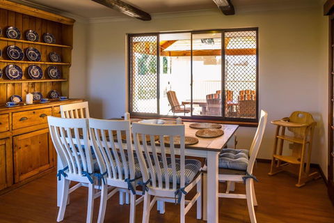 Yanchep Beach Retreat - VIC Tourism 31