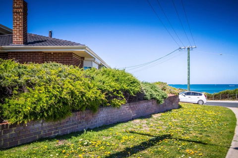 Yanchep Beach Retreat - VIC Tourism 0