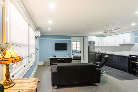 Blue Door Apartments - VIC Tourism 14