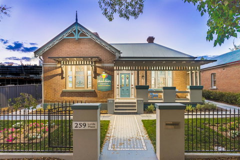 Blue Door Apartments - VIC Tourism 0
