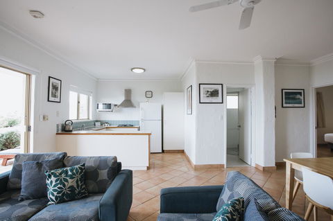 Canal Rocks Beachfront Apartments - VIC Tourism 36