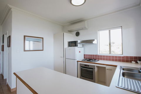 Canal Rocks Beachfront Apartments - VIC Tourism 10
